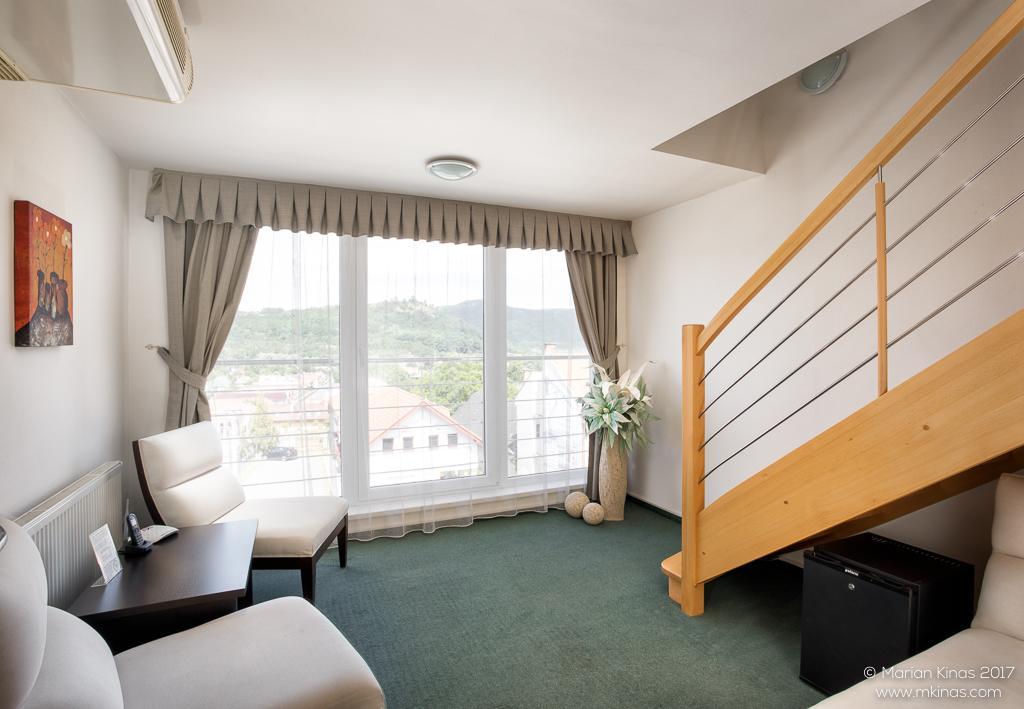 Garni Hotel Fellini Žiar nad Hronom Екстериор снимка