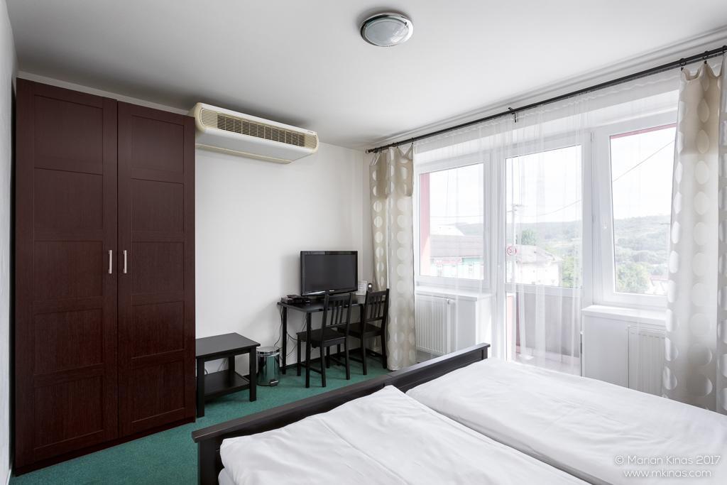 Garni Hotel Fellini Žiar nad Hronom Екстериор снимка