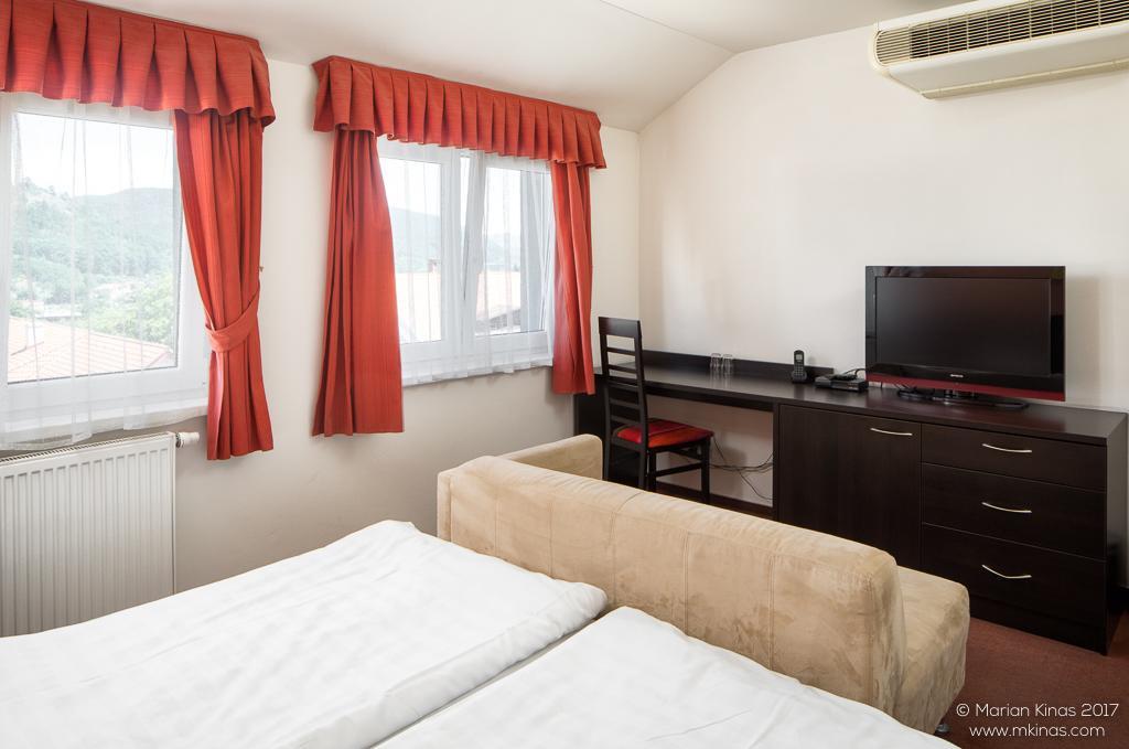Garni Hotel Fellini Žiar nad Hronom Екстериор снимка