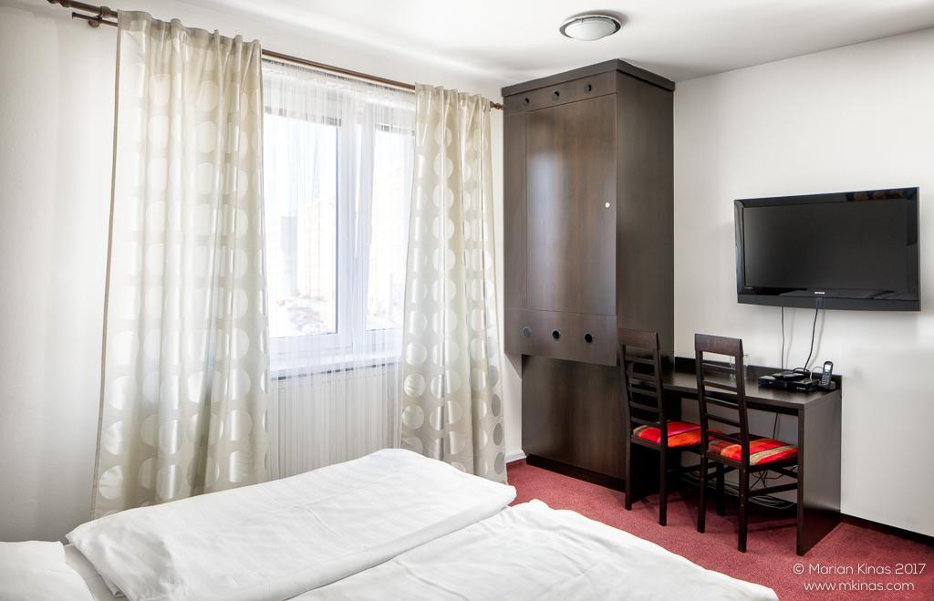 Garni Hotel Fellini Žiar nad Hronom Екстериор снимка