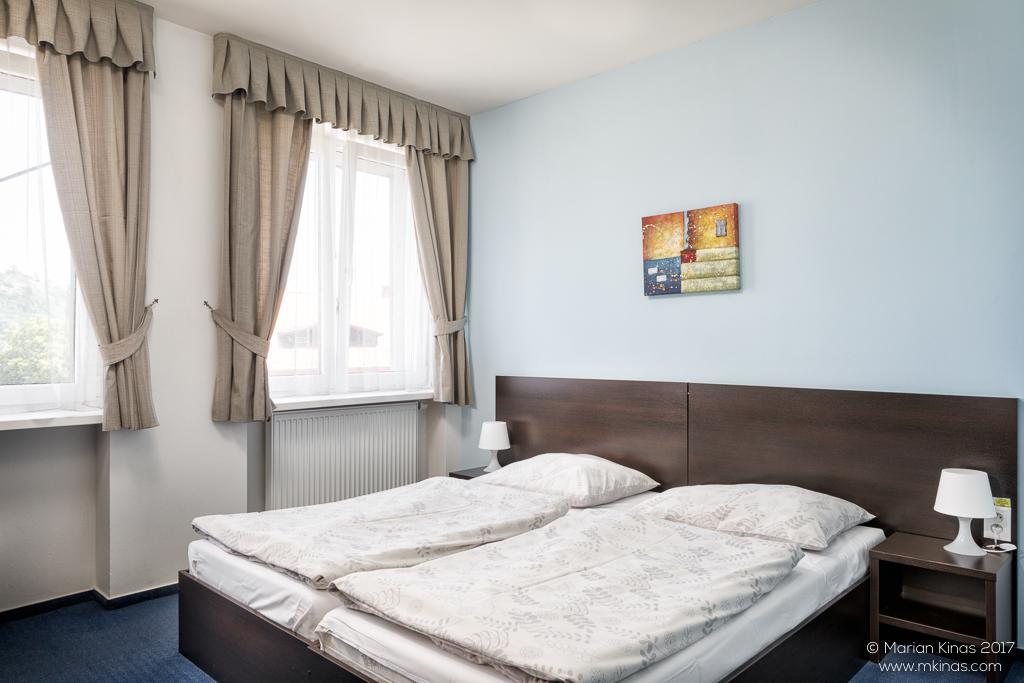 Garni Hotel Fellini Žiar nad Hronom Екстериор снимка